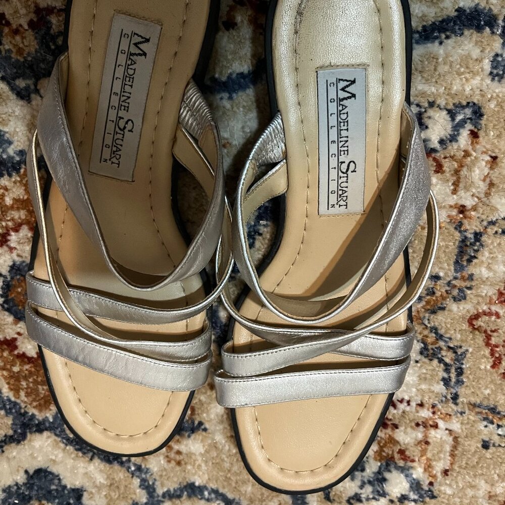 MADELINE STUART SILVER SANDAL SLIDES SZ 6.5M